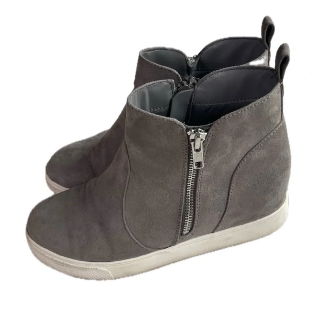 Francesca’s Women’s 8 Nelly 2 Ankle Sneaker Gray Side Zip Round Toe Comfort